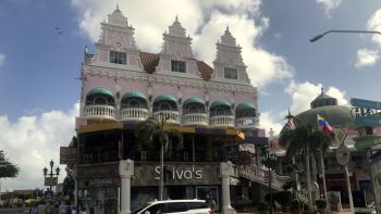 Shivas-haus-in-Oranjestad-Aruba